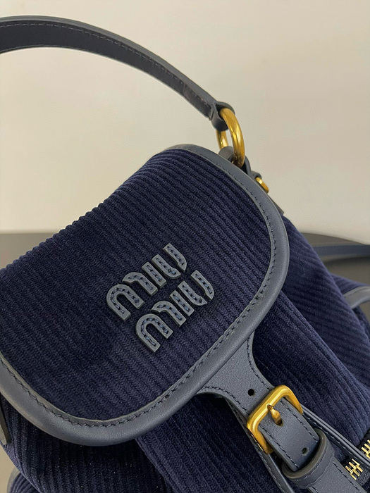 926b62e0938ac8c33d2f5f1f6b253cd4_1764119522_9392.jpg 926b62e0938ac8c33d2f5f1f6b253cd4_1764119522_9392.jpg