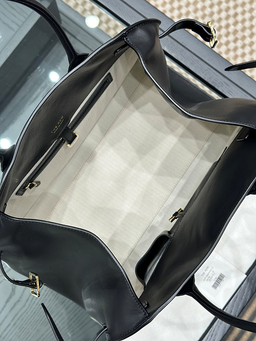 d2942b6d4269c414d34f044efacbc106_1764902925_9576.jpg d2942b6d4269c414d34f044efacbc106_1764902925_9576.jpg