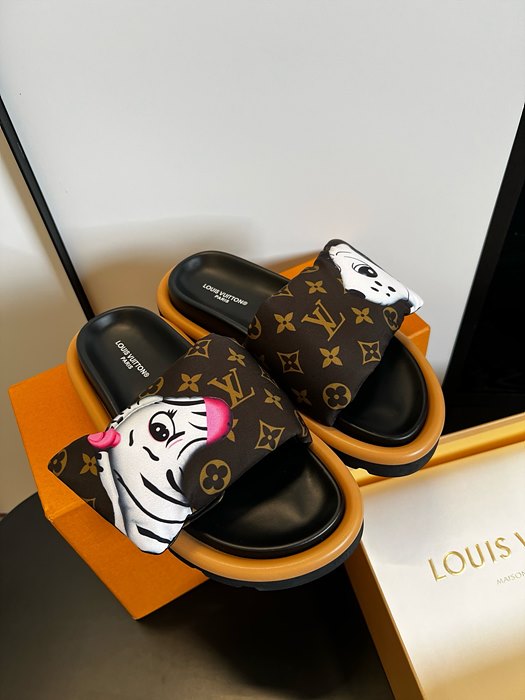 lv 슬리퍼