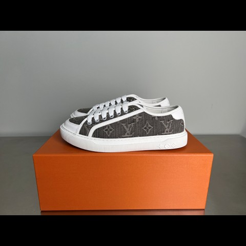 lv 라군 스니커즈