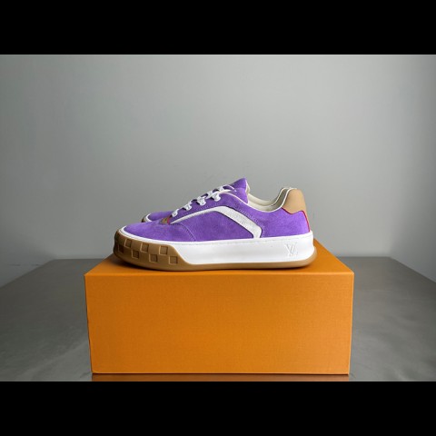 lv 스케이트 스니커즈