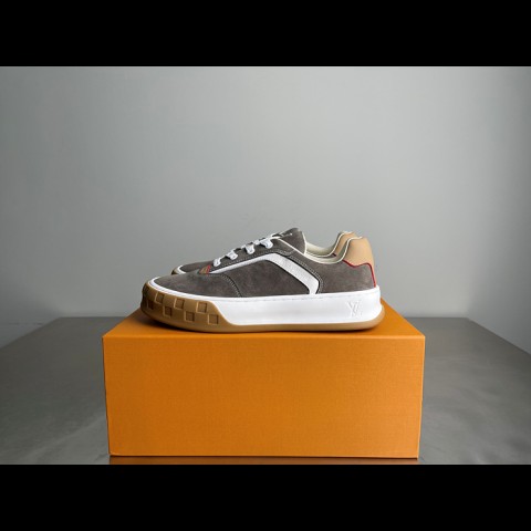 lv 스케이트 스니커즈