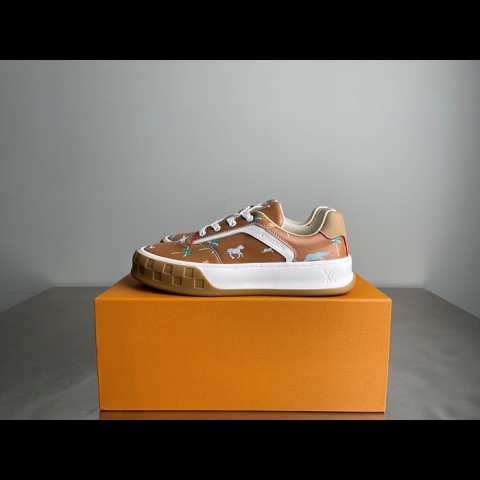 lv 스케이트 스니커즈
