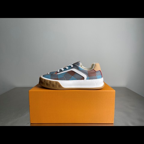 lv 스케이트 스니커즈