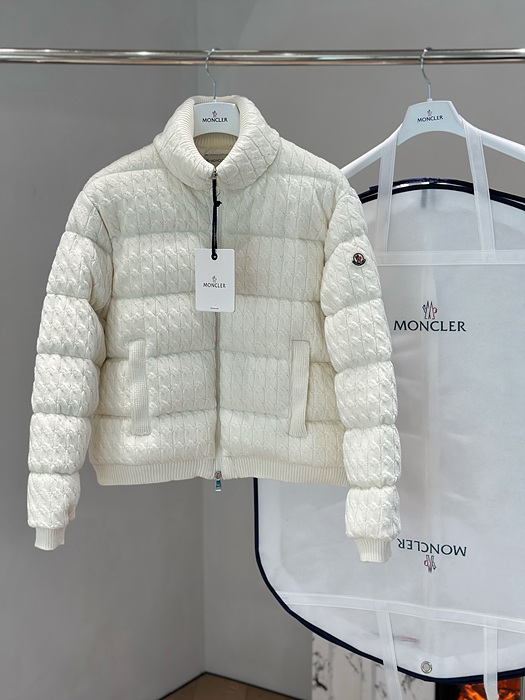 moncl*r 25시즌 니트 다운 자켓