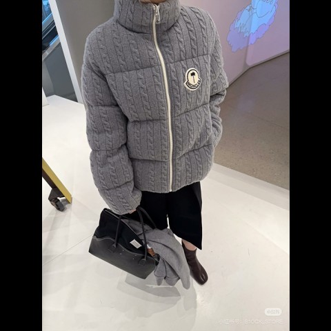 moncl*r 하이넥 오버사이즈 다운 재킷 (공용)