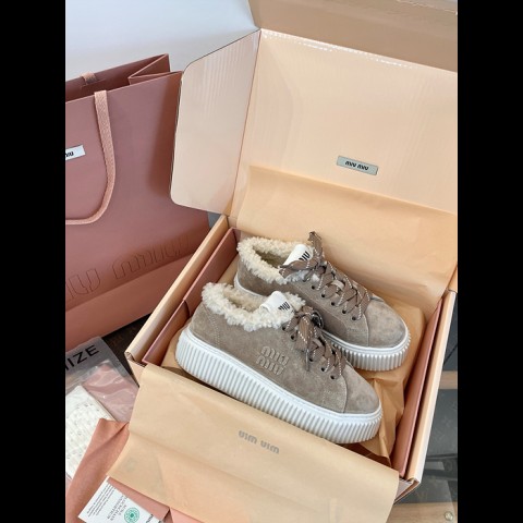 miu mi* 스웨이드 시어링 스니커즈